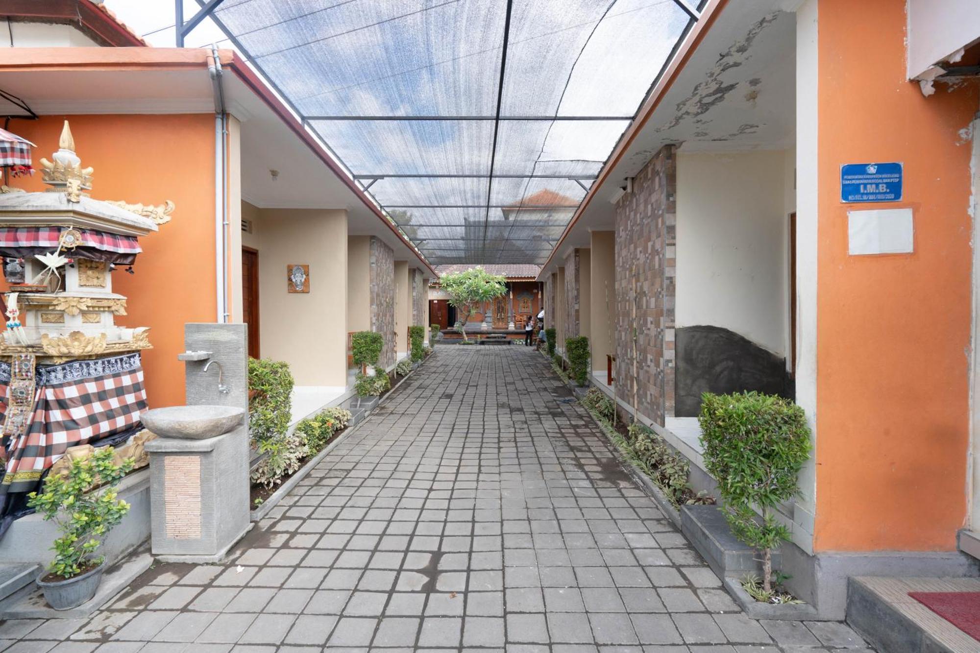 RedDoorz near Buleleng Harbour 2 Hotel Singaraja Buitenkant foto